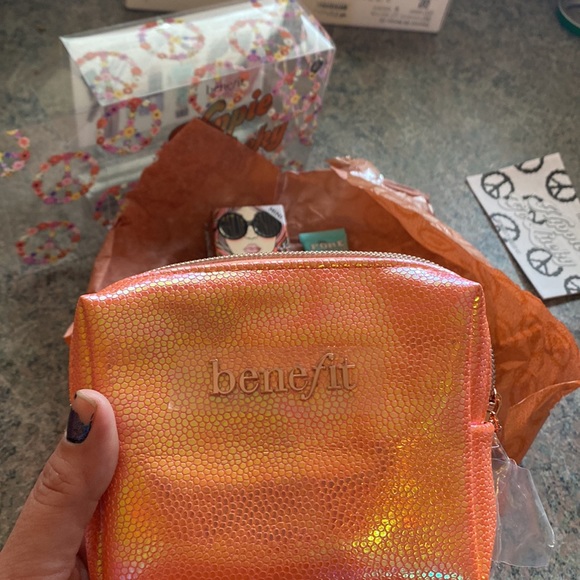 Benefit Hippie Go Lucky Makeup Kit - Picture 6 of 8